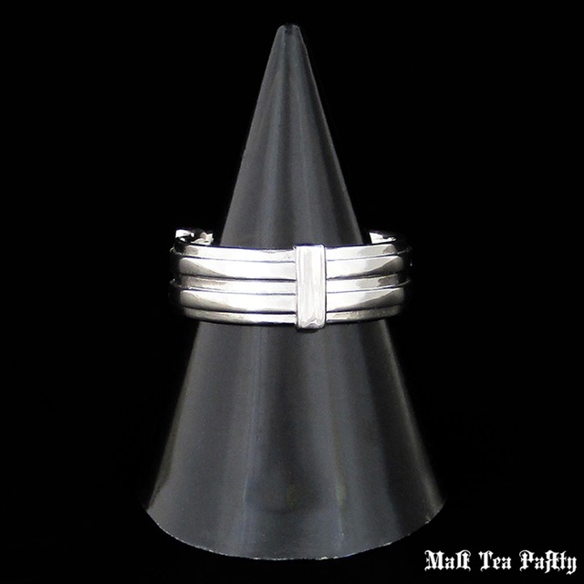 「コードギアス反逆のルルーシュ リング<C.C.>」価格：9,500円(税別)（C）SUNRISE／PROJECT L-GEASS Character Design c2006-2018 CLAMP・ST