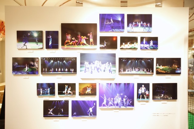 「ミュージカル『テニスの王子様』全国大会 青学vs氷帝」公演の舞台写真のパネル