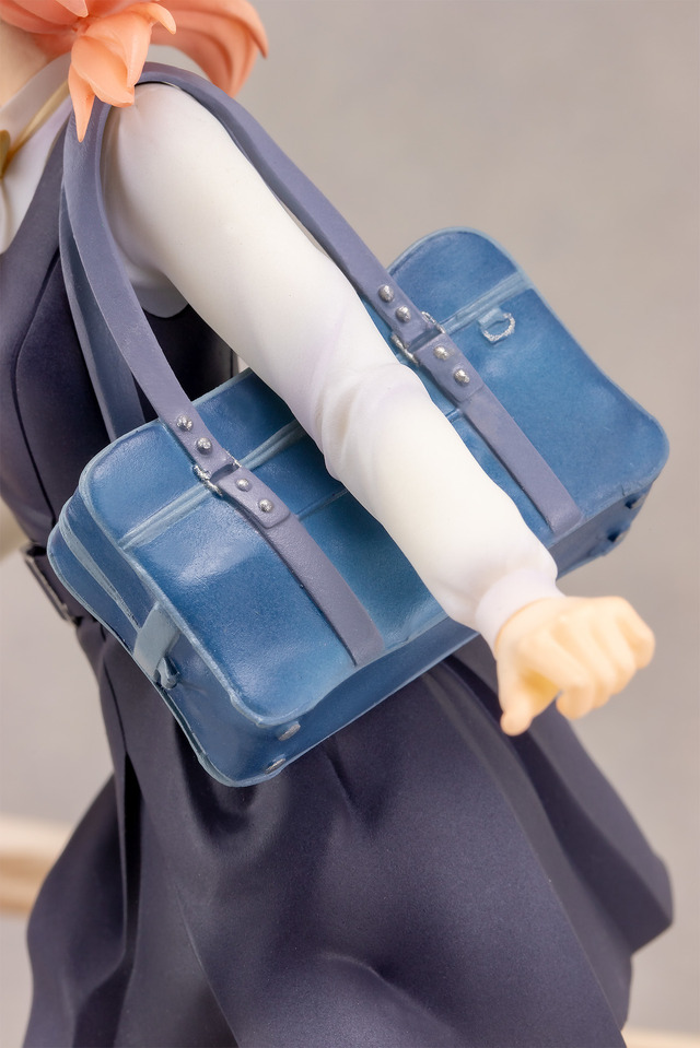 「やがて君になる『小糸侑＆七海燈子』 1/8スケール 塗装済み完成品フィギュア」27,700円（税別）（C）2018 仲谷 鳰／ＫＡＤＯＫＡＷＡ／やがて君になる製作委員会