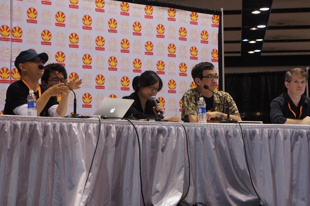 左）藤田健次氏