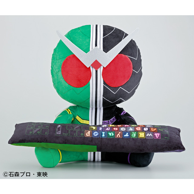 「PCクッション　仮面ライダーW」6,380円（税込）（C) 石森プロ・東映