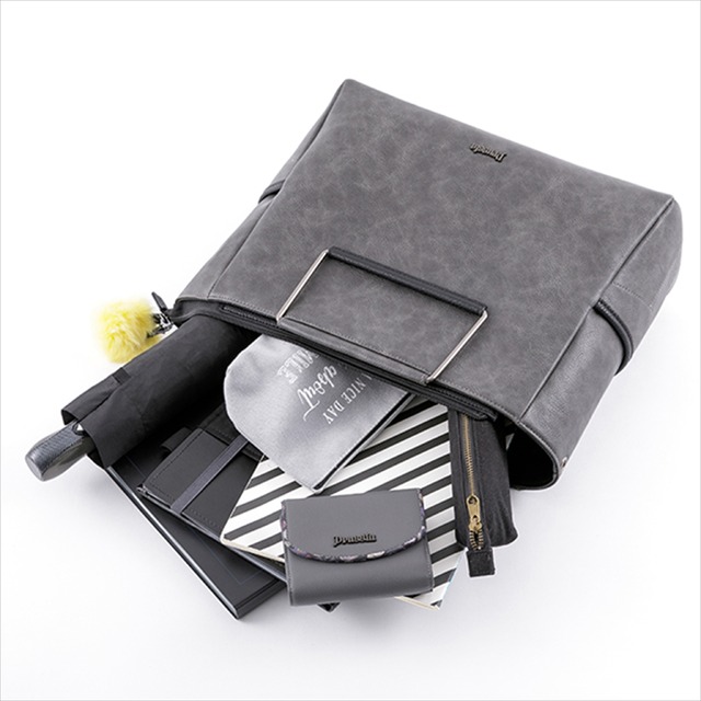 『ヘタリア World☆Stars 』コラボレーション ■プロイセンモデル バッグ13,800円(税別)（C）日丸屋秀和／集英社