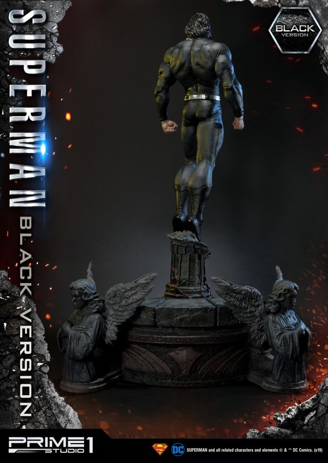 「ミュージアムマスターライン スーパーマン（コミック） スーパーマン　ブラックVer 」110,900円（税別）SUPERMAN and all related characters and elements （C） & TM DC Comics. （s19）