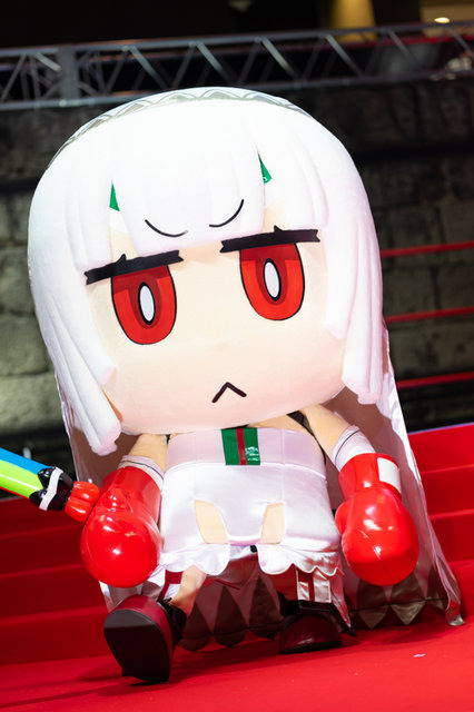 幕張メッセが特異点になる「FGOフェス2019」が開幕！マスターを出迎える公式コスプレイヤーと着ぐるみ速報【写真50枚】