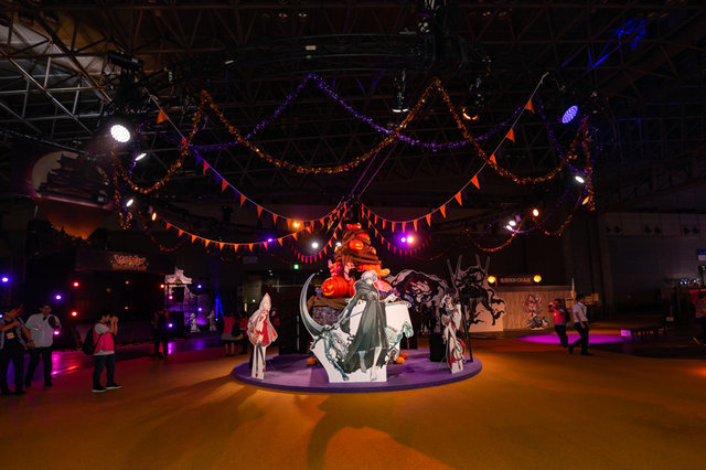 幕張メッセが特異点になる「FGOフェス2019」が開幕！マスターを出迎える公式コスプレイヤーと着ぐるみ速報【写真50枚】