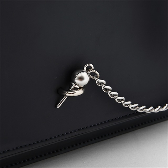 『HUNTER×HUNTER』コラボレーション■キルア=ゾルディックモデルバッグ／13,800円（税別）（C）POT（冨樫義博）1998年-2011年（C）VAP・日本テレビ・マッドハウス