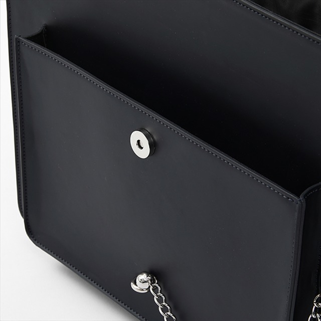 『HUNTER×HUNTER』コラボレーション■キルア=ゾルディックモデルバッグ／13,800円（税別）（C）POT（冨樫義博）1998年-2011年（C）VAP・日本テレビ・マッドハウス