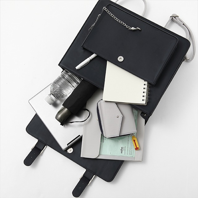 『HUNTER×HUNTER』コラボレーション■キルア=ゾルディックモデルバッグ／13,800円（税別）（C）POT（冨樫義博）1998年-2011年（C）VAP・日本テレビ・マッドハウス