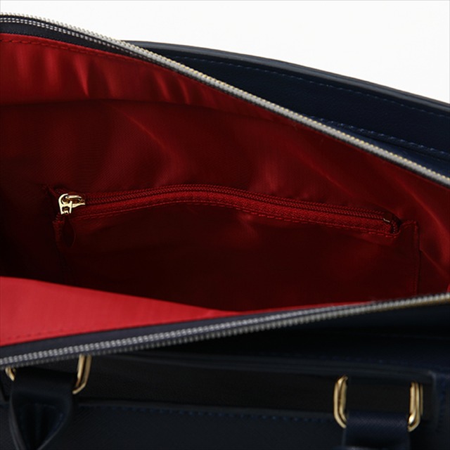 『HUNTER×HUNTER』コラボレーション■クラピカモデルバッグ／13,800円（税別）（C）POT（冨樫義博）1998年-2011年（C）VAP・日本テレビ・マッドハウス