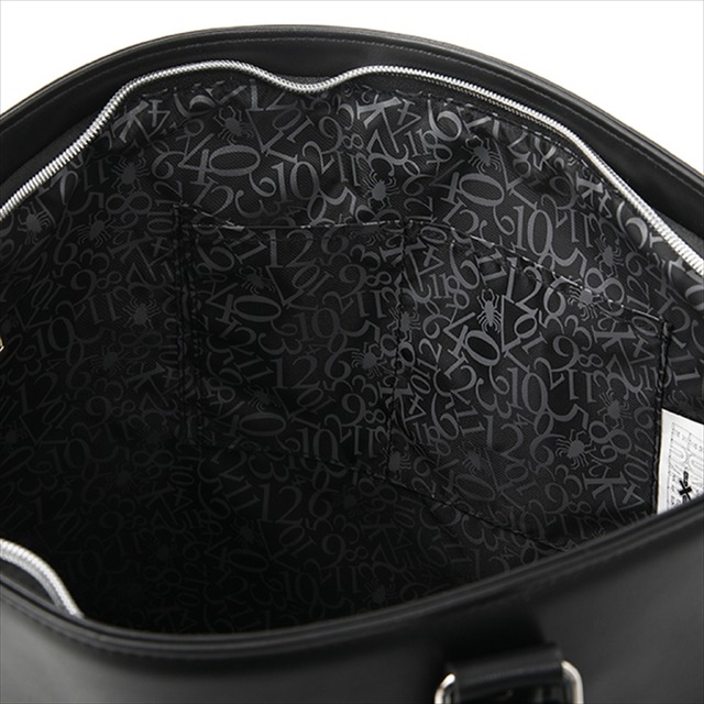 『HUNTER×HUNTER』コラボレーション■幻影旅団モデルバッグ／13,800円（税別）（C）POT（冨樫義博）1998年-2011年（C）VAP・日本テレビ・マッドハウス