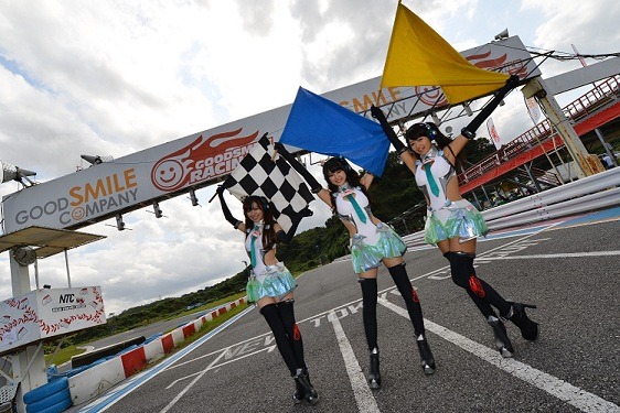 （c）GOODSMILE RACING