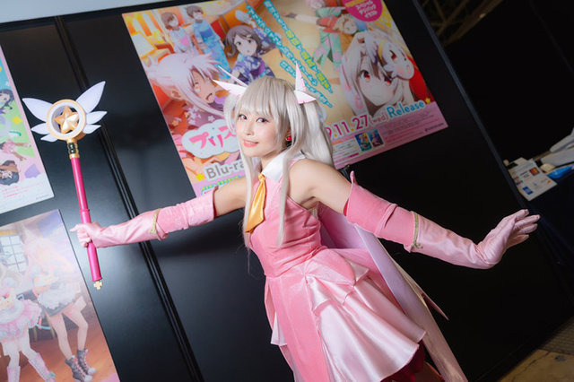 可愛いイリヤの公式コスプレイヤーと豪華クリエイター陣の色紙に注目！集客大勝利な「KADOKAWA」ブース【FGOフェス2019】