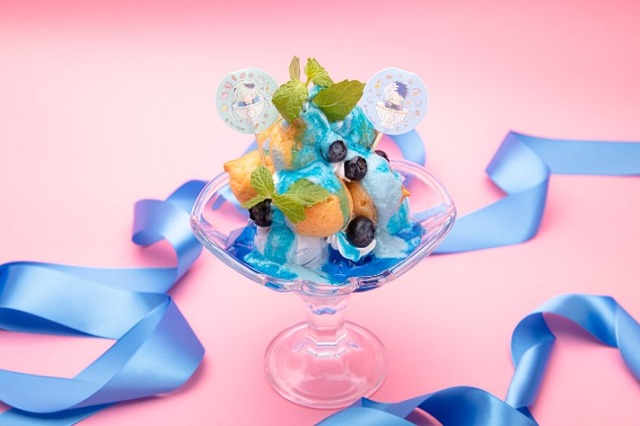 「Fate/Grand Order Design produced by Sanrio」コラボカフェ第3弾　ブリュンヒルデとシグルドのクロカンブッシュパフェ　1,390円（C） TYPE-MOON / FGO PROJECT