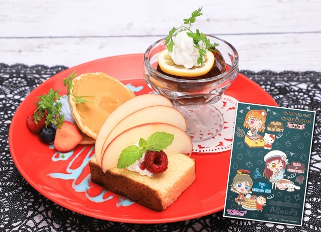 「ラブライブ！シリーズ×サンリオキャラクターズカフェ」『おいしさ主役級！さわやか王道デザートプレート』 1,390 円（C）2013 PL! （C）2017 PL!S  （C）'76,'79,'84,'86,'88,'89,'92,'93,'96,'98,'01,'05,'12,'14,'19 SANRIO CO., LTD.