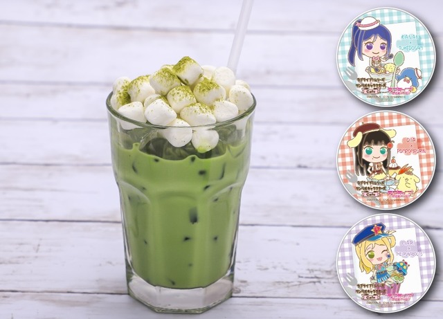 「ラブライブ！シリーズ×サンリオキャラクターズカフェ」『マシュマロたっぷり！ 抹茶ミルクドリンク』 790 円（C）2013 PL! （C）2017 PL!S  （C）'76,'79,'84,'86,'88,'89,'92,'93,'96,'98,'01,'05,'12,'14,'19 SANRIO CO., LTD.