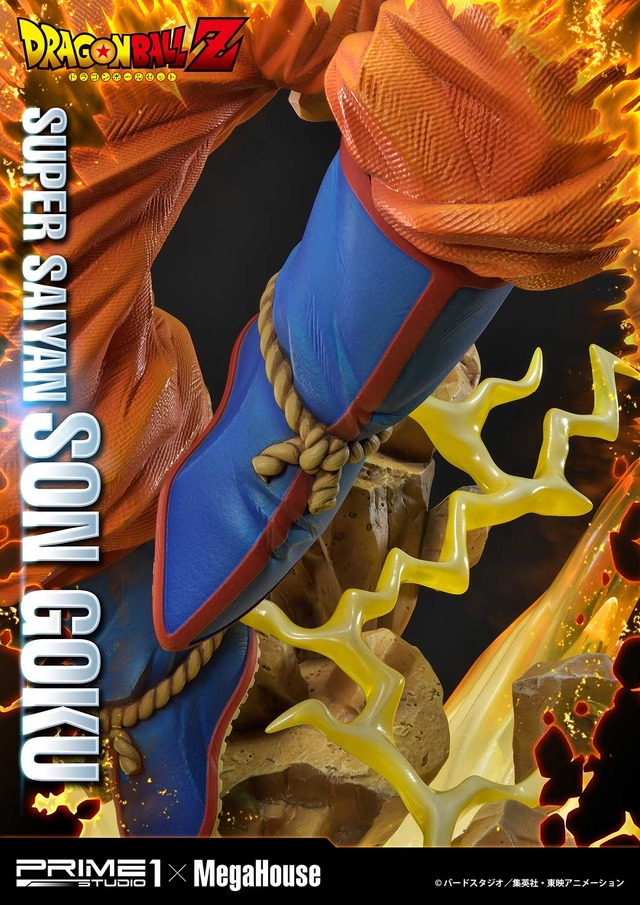 「メガプレミアムマスターライン ドラゴンボールZ 孫悟空（超サイヤ人）」通常版127,000円（税別）DX版155,000円（税別）（C）バードスタジオ／集英社・東映アニメーション（C）バードスタジオ／集英社・東映アニメーション