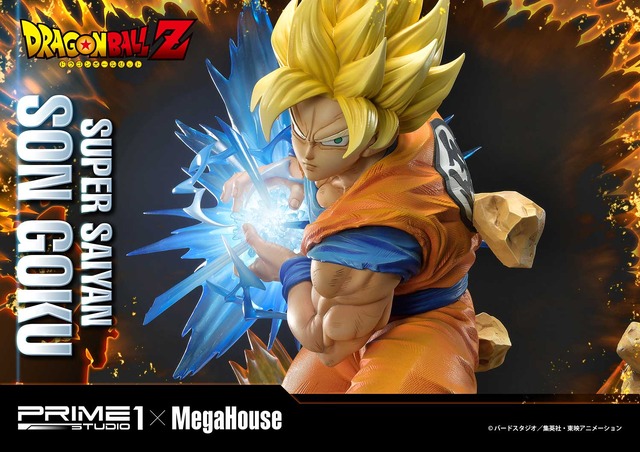 「メガプレミアムマスターライン ドラゴンボールZ 孫悟空（超サイヤ人）」通常版127,000円（税別）DX版155,000円（税別）（C）バードスタジオ／集英社・東映アニメーション（C）バードスタジオ／集英社・東映アニメーション