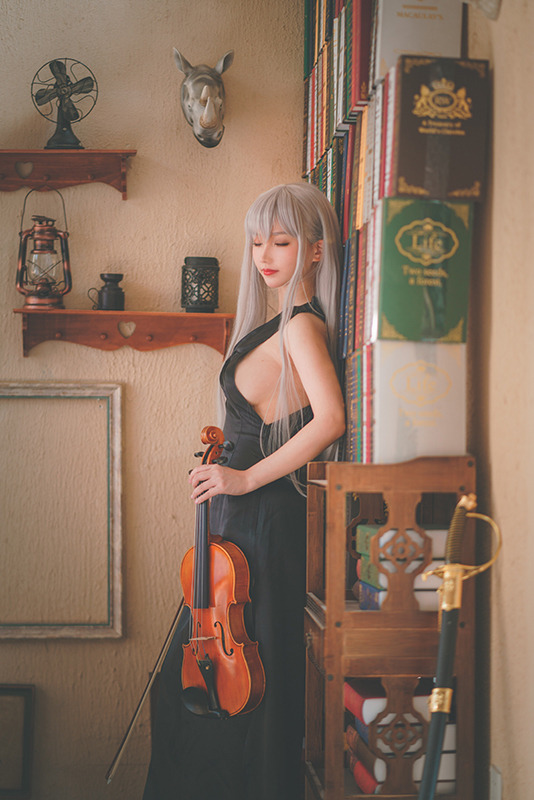 AK12（Concert Ver.）『ドールズフロントライン』／撮影：Liky