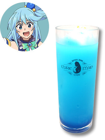 「『映画 この素晴らしい世界に祝福を！ 紅伝説』カフェ」【ドリンク】アクア￥500＋税（Set Drink 不可）（C）2019 暁なつめ・三嶋くろね／KADOKAWA／映画このすば製作委員会