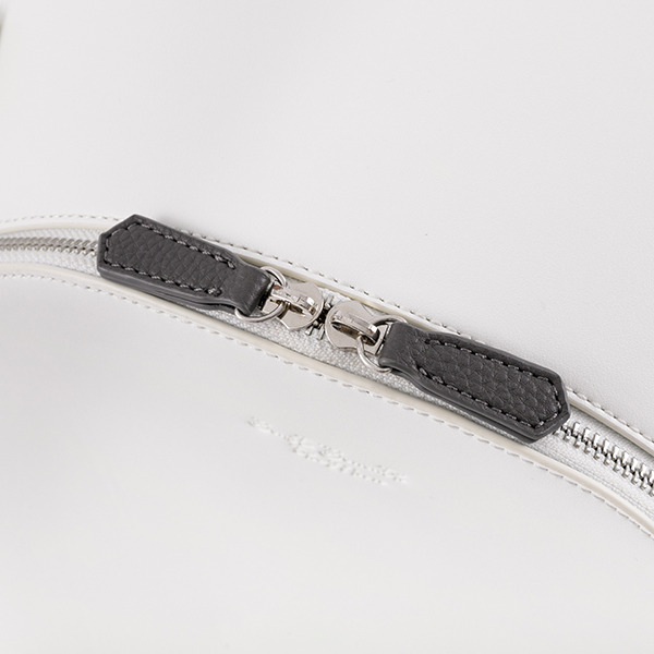 『文豪ストレイドッグス』コラボレーション■中島敦 モデルバッグ／12,800円（税別）（C）朝霧カフカ・春河35/ＫＡＤＯＫＡＷＡ/2019文豪ストレイドッグス製作委員会