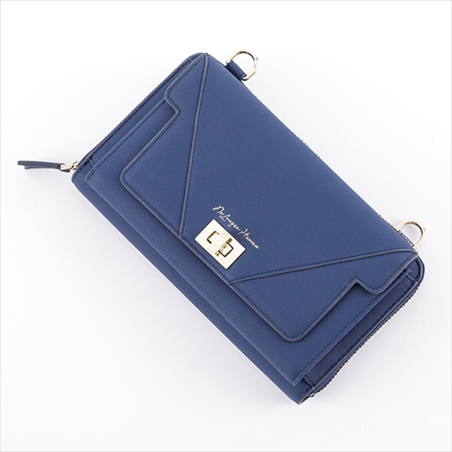 『文豪ストレイドッグス』コラボレーション■太宰治 モデルバッグ／12,800円（税別）（C）朝霧カフカ・春河35/ＫＡＤＯＫＡＷＡ/2019文豪ストレイドッグス製作委員会