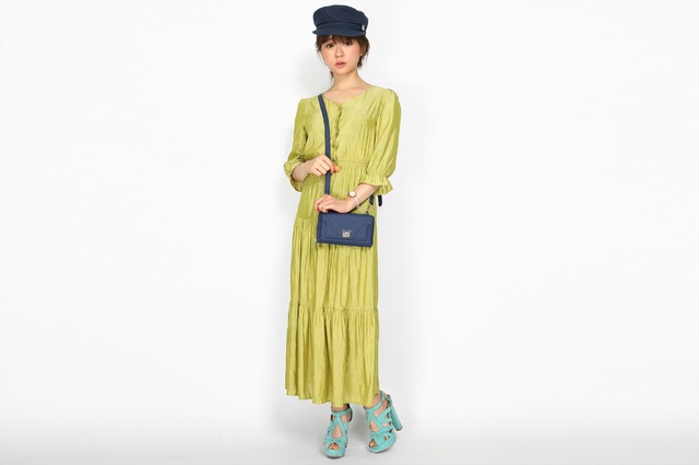 『文豪ストレイドッグス』コラボレーション■太宰治 モデルバッグ／12,800円（税別）（C）朝霧カフカ・春河35/ＫＡＤＯＫＡＷＡ/2019文豪ストレイドッグス製作委員会