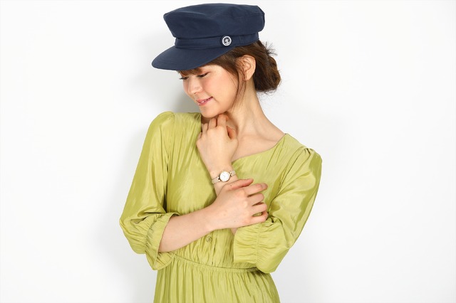 『文豪ストレイドッグス』コラボレーション■太宰治 モデル腕時計／14,800円（税別）（C）朝霧カフカ・春河35/ＫＡＤＯＫＡＷＡ/2019文豪ストレイドッグス製作委員会