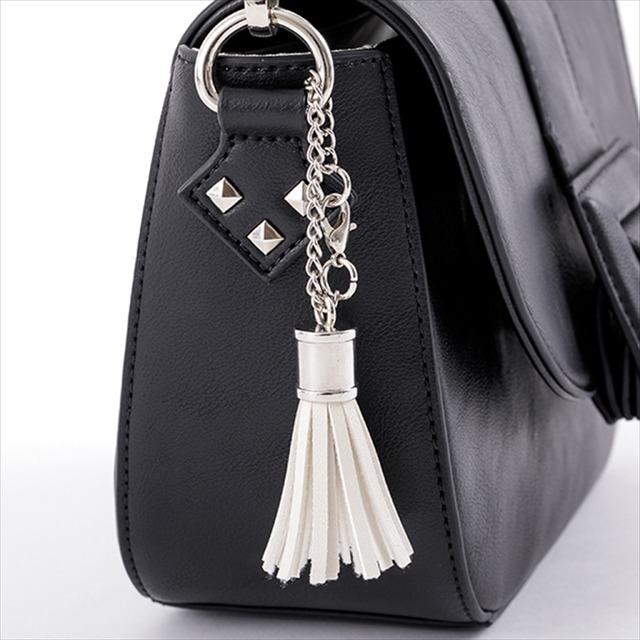 『文豪ストレイドッグス』コラボレーション■芥川龍之介 モデルバッグ／12,800円（税別）（C）朝霧カフカ・春河35/ＫＡＤＯＫＡＷＡ/2019文豪ストレイドッグス製作委員会