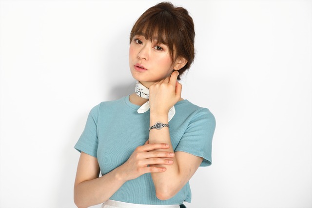 『文豪ストレイドッグス』コラボレーション■芥川龍之介 モデル腕時計／14,800円（税別）（C）朝霧カフカ・春河35/ＫＡＤＯＫＡＷＡ/2019文豪ストレイドッグス製作委員会