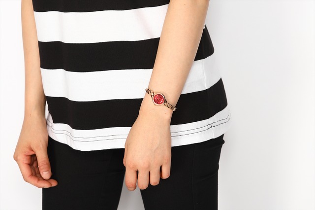 『文豪ストレイドッグス』コラボレーション■中原中也 モデル腕時計／14,800円（税別）（C）朝霧カフカ・春河35/ＫＡＤＯＫＡＷＡ/2019文豪ストレイドッグス製作委員会