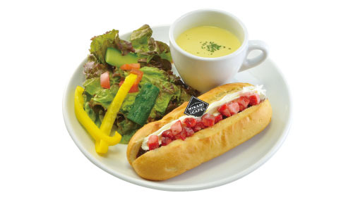 「『GS美神 極楽大作戦!!』×アニメイトカフェ」おキヌの背筋もひんやりコッペサンド1,200円（税込）（カフェ神戸三宮提供期間：8/29～9/17）（C）椎名高志／小学館