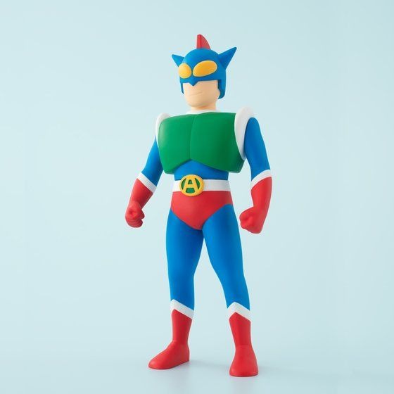 「アクション仮面ソフビ＆アクション仮面カード」2,800円（税込）（C）臼井儀人/双葉社・シンエイ・テレビ朝日・ADK（C）臼井儀人/双葉社・シンエイ・テレビ朝日・ADK 1993