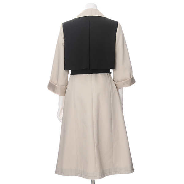 『名探偵コナン』コラボレーションアウター　安室透 モデル　19,800円（税別）（C）青山剛昌／小学館・読売テレビ・TMS 1996