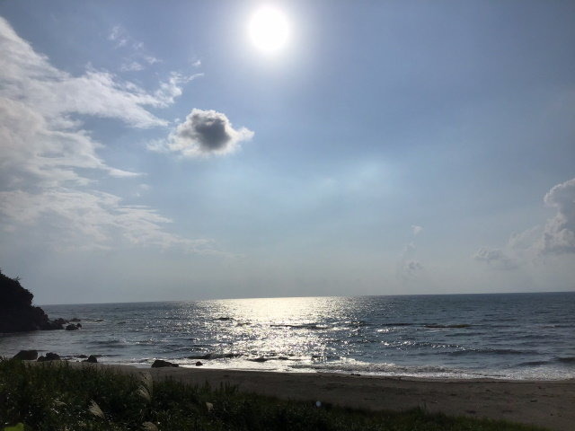 『FGO』日差し照り付ける真夏の昼間…野を越え山越え海に辿り着いた僕は「水着ガチャ」を引く―大自然で挑むガチャには驚きのドラマが待っていた！【特集】