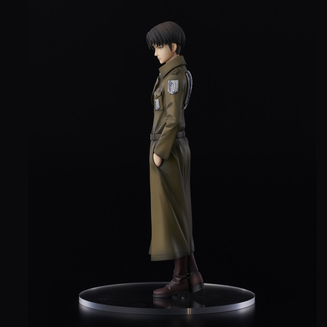 「進撃の巨人　リヴァイ coat style」12,800円（税別）（C）諫山創・講談社／「進撃の巨人」製作委員会