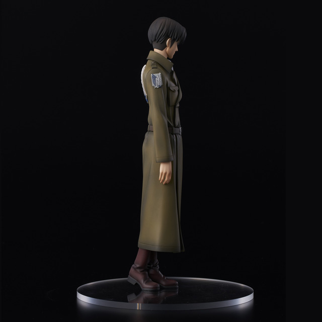 「進撃の巨人　リヴァイ coat style」12,800円（税別）（C）諫山創・講談社／「進撃の巨人」製作委員会