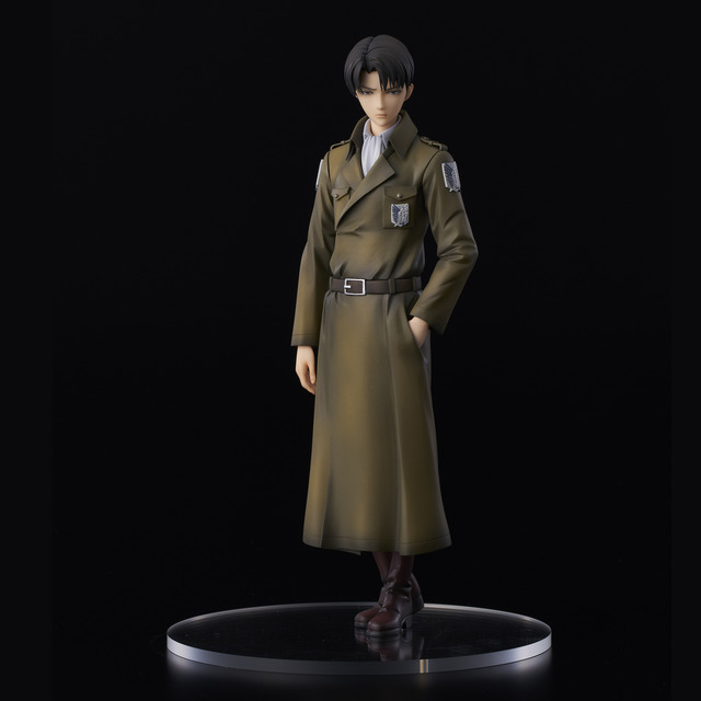 「進撃の巨人　リヴァイ coat style」12,800円（税別）（C）諫山創・講談社／「進撃の巨人」製作委員会