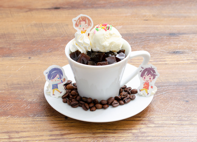 「喫茶さらざんまい　デザインプロデュースドバイサンリオ」一稀・悠・燕太のほろ苦コーヒーゼリーサンデー　  1,180円（C） イクニラッパー／シリコマンダーズ