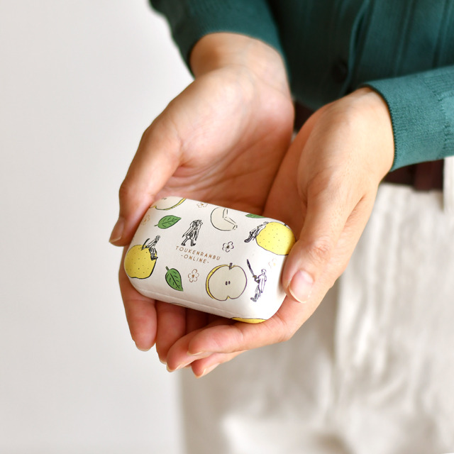 ミニマルチケース（1,600円・税別／全3種）（C）2015-2019 DMM GAMES/Nitroplus（C）Inori kito