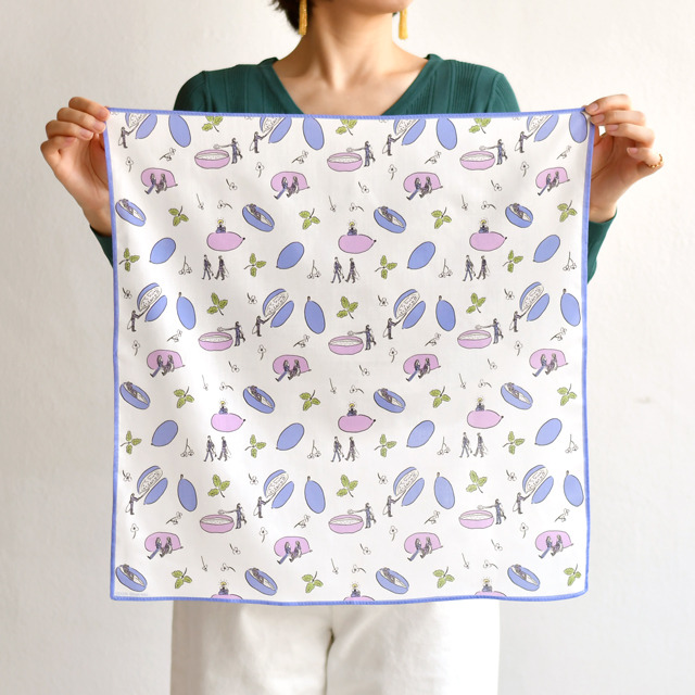 バンダナ（1,800円・税別／全3種）（C）2015-2019 DMM GAMES/Nitroplus（C）Inori kito