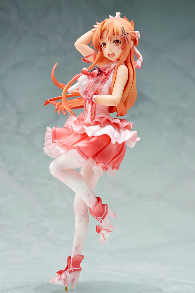 「『ソードアート・オンライン』10周年記念グッズ【復刻版】《閃光》のアスナ アインクラッドのアイドルVer.」11,000円（税別・送料別）（C）2014 川原 礫／ＫＡＤＯＫＡＷＡ アスキー・メディアワークス刊／SAO II Project