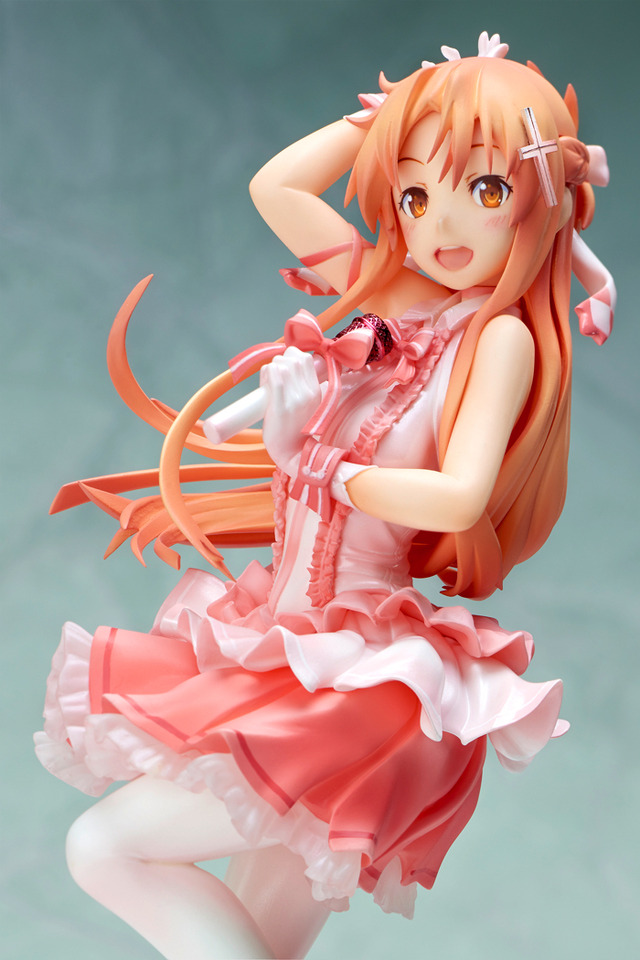 「『ソードアート・オンライン』10周年記念グッズ【復刻版】《閃光》のアスナ アインクラッドのアイドルVer.」11,000円（税別・送料別）（C）2014 川原 礫／ＫＡＤＯＫＡＷＡ アスキー・メディアワークス刊／SAO II Project
