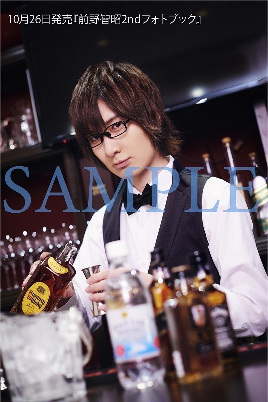 「前野智昭2ndフォトブック　タイトル未定」3,500円（税別）アニメイト池袋本店限定ブロマイド（C）Shufunotomo Infos Co.,Ltd. 2019