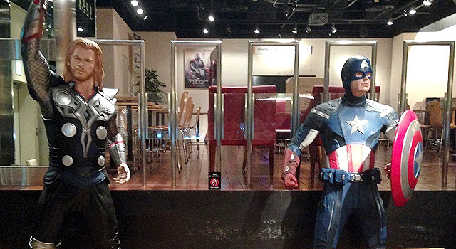 「アメリカン・ヒーローズ・カフェ」