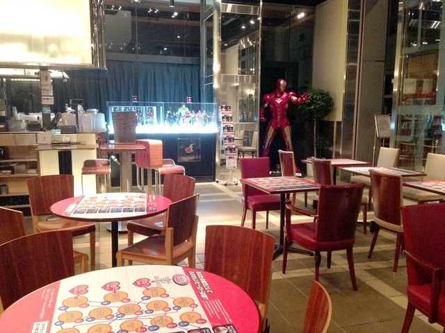 「アメリカン・ヒーローズ・カフェ」