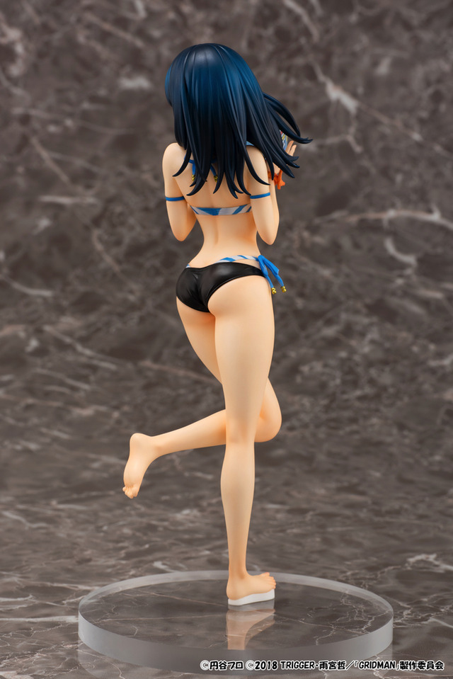 「宝多六花 水着style」13,000円（税別）（C）円谷プロ （C）2018 TRIGGER・雨宮哲／「GRIDMAN」製作委員会