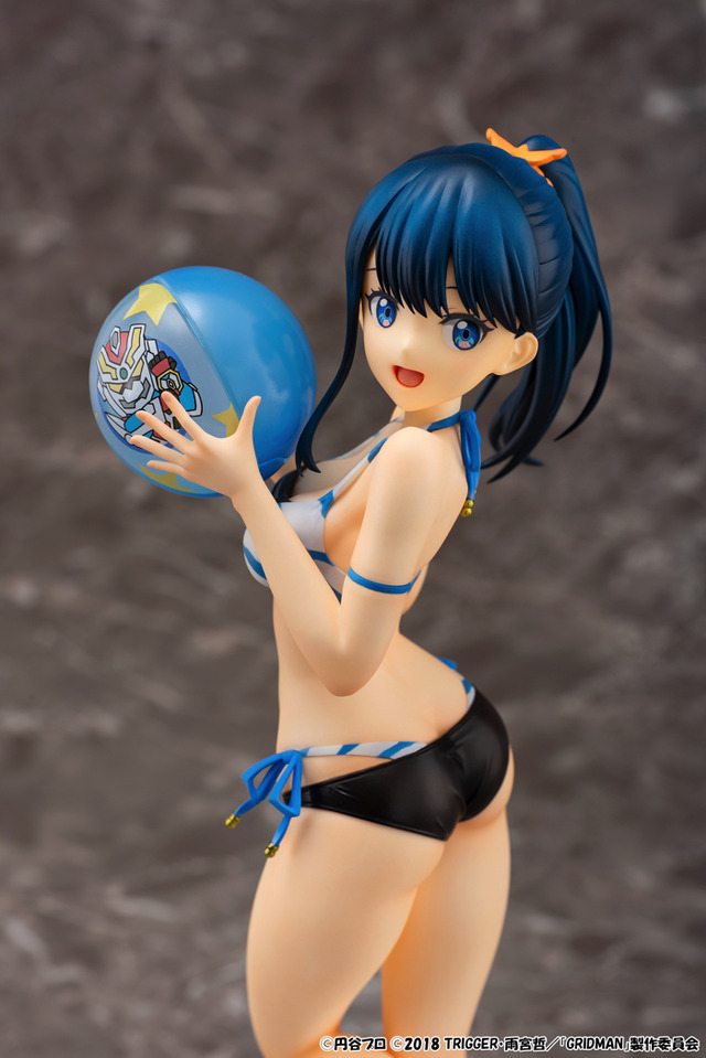 SSSS.GRIDMAN」宝多六花がビーチボールで夏満喫！水着姿でフィギュア化