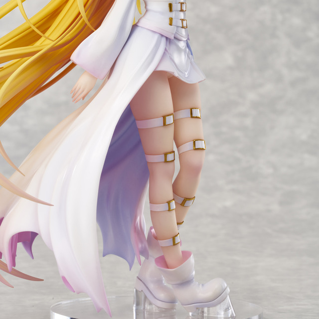 「To LOVEる-とらぶる-ダークネス 金色の闇 ホワイトトランスver.」16,500円（税別）（C）矢吹健太朗・長谷見沙貴／集英社・とらぶるダークネス製作委員会