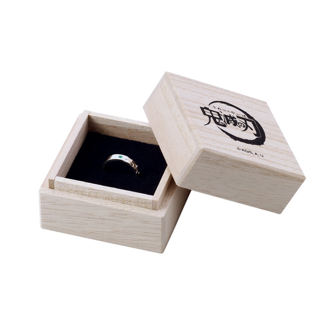 『鬼滅の刃』コラボジュエリー　オリジナル桐箱（C）吾峠呼世晴／集英社・アニプレックス・ufotable