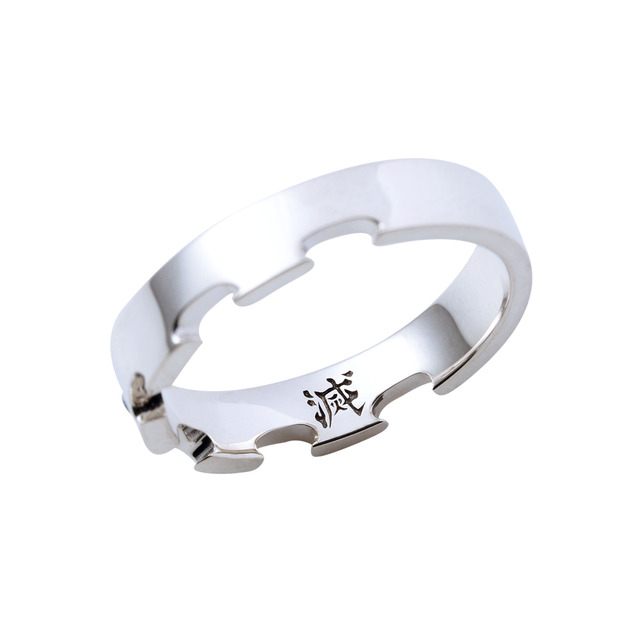 『鬼滅の刃』コラボジュエリー「嘴平伊之助　シルバーリング」12,000円＋税（C）吾峠呼世晴／集英社・アニプレックス・ufotable